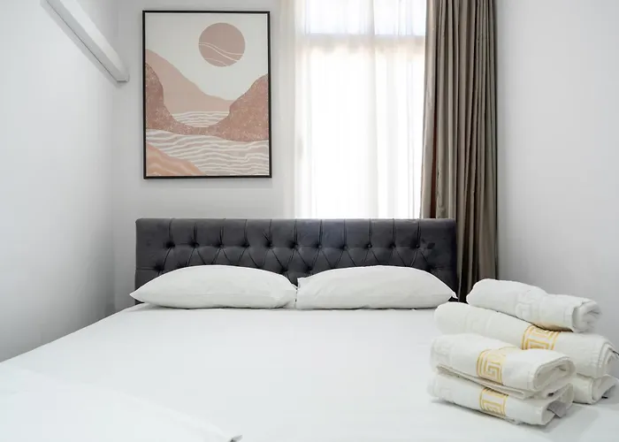 Golden Corner 2 - Sweet Escape *